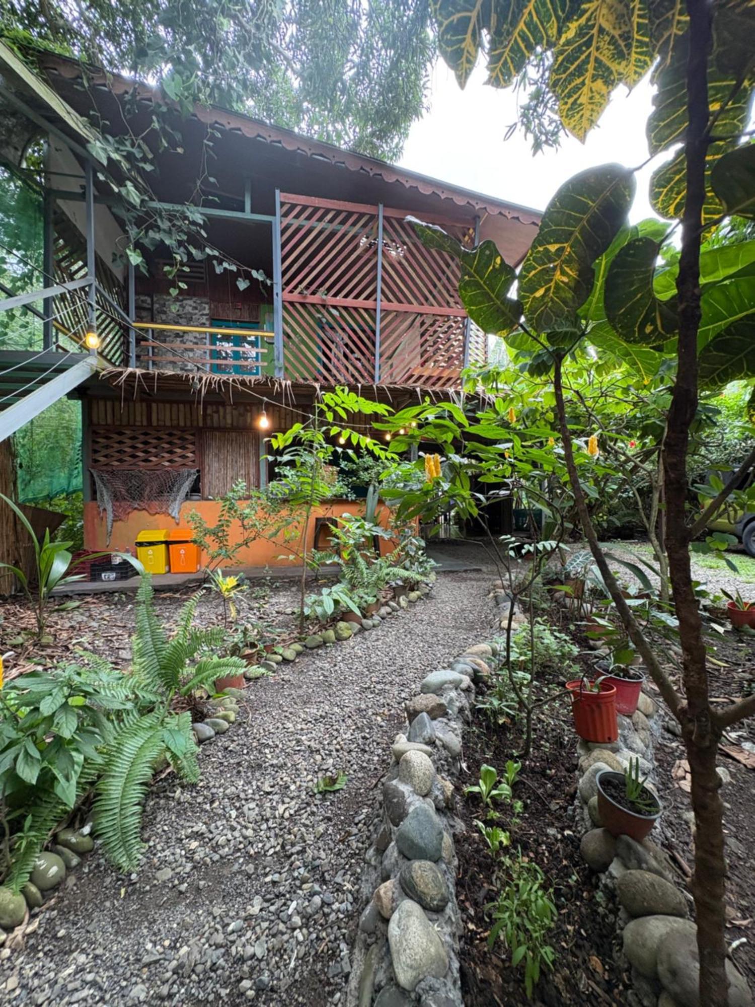 Organico Punta Riel Hotel Кахуита Екстериор снимка